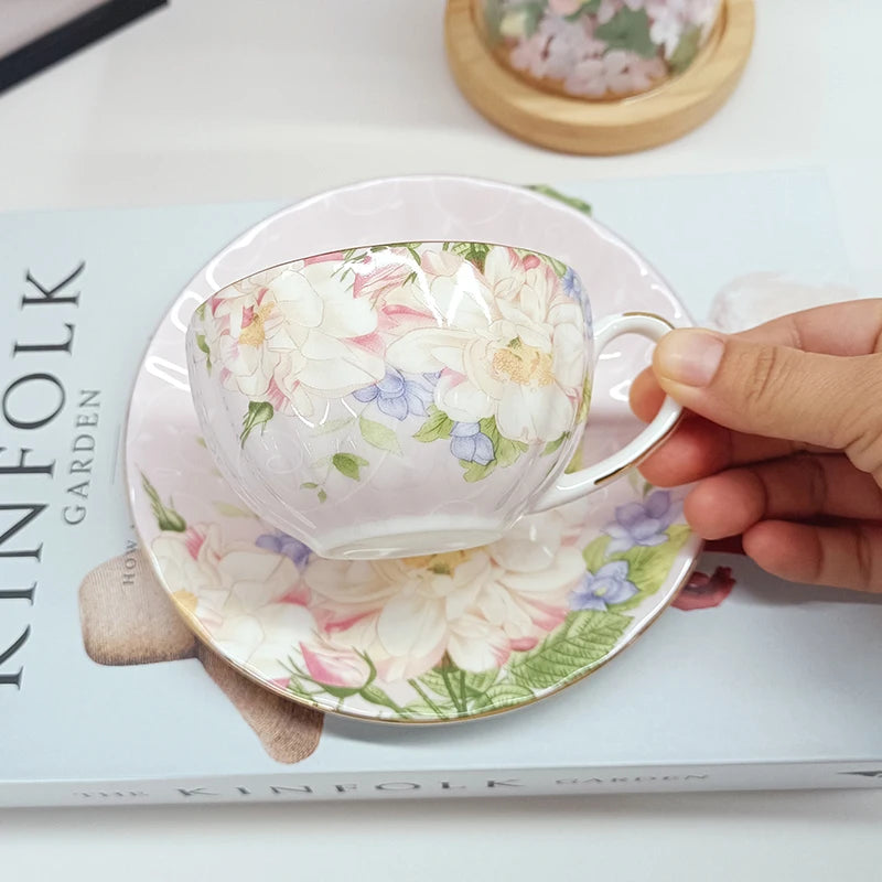 Fine Bone China Cup and Saucer 210 ml Pastel Floral Gold, view 6